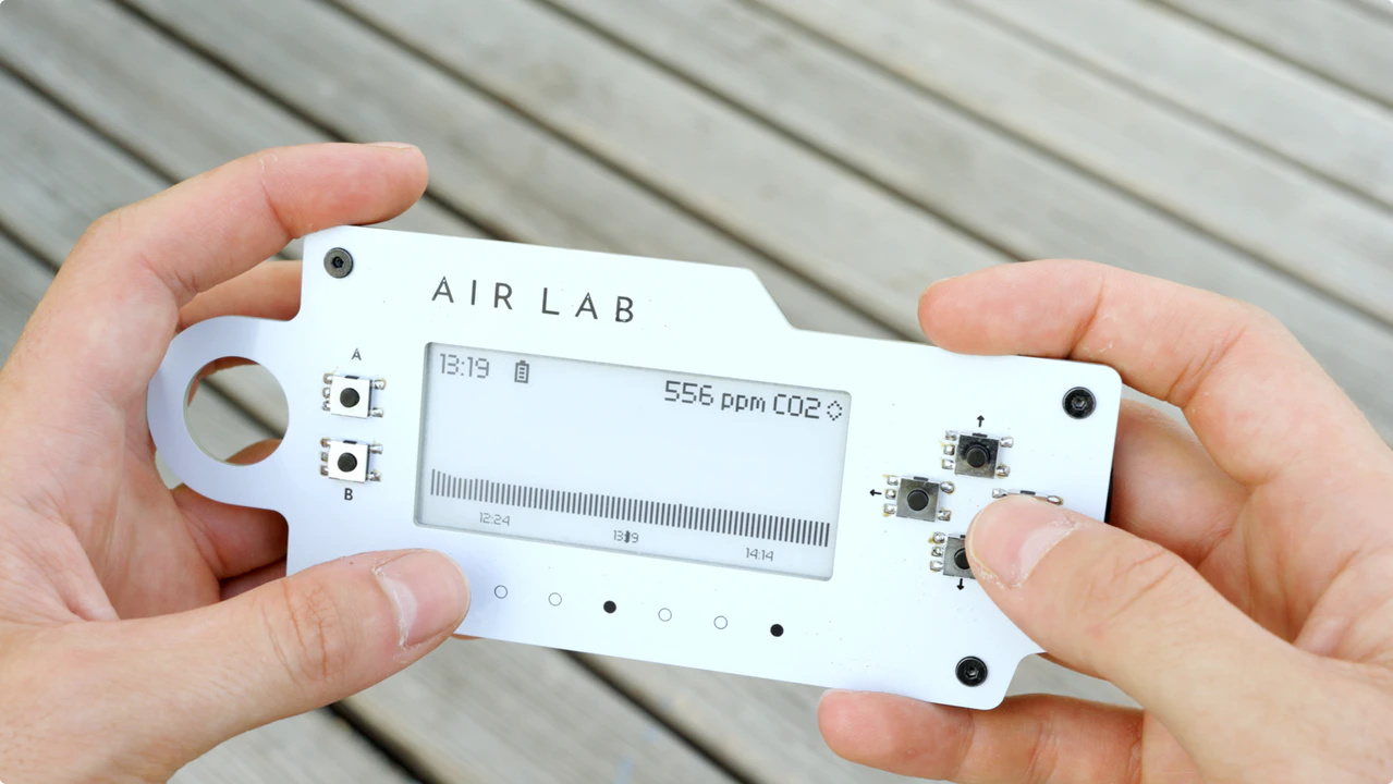 Air Lab in Hands